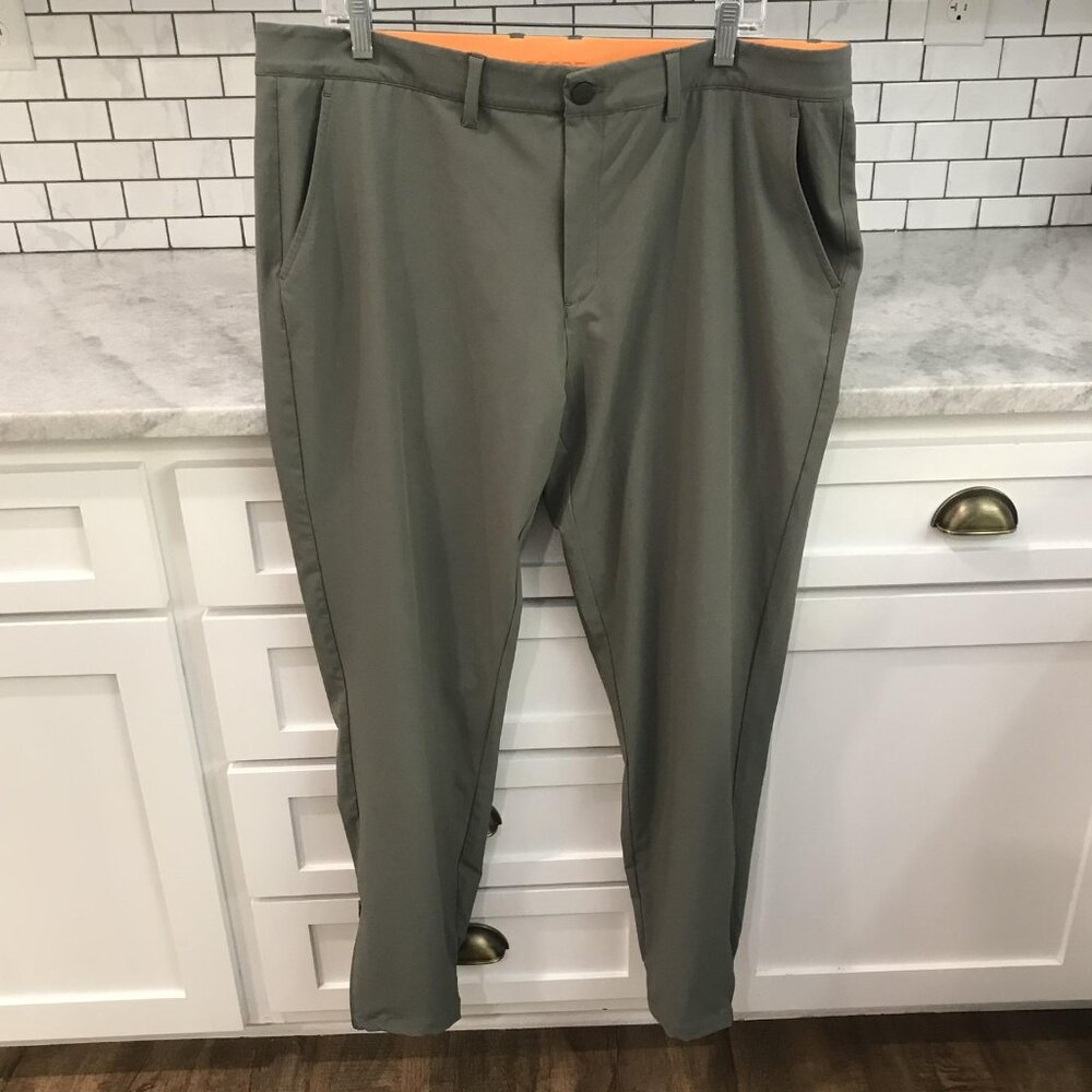 Macade Golf Joggers - Olive